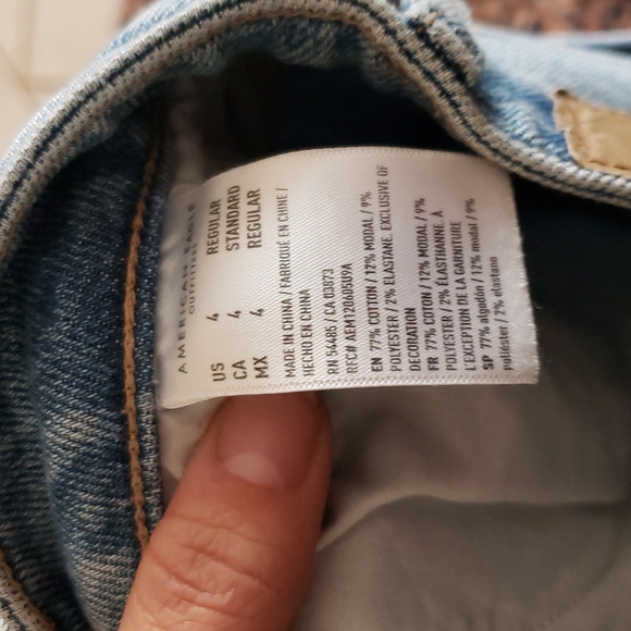American eagle mom jeans - Picture 3 of 4